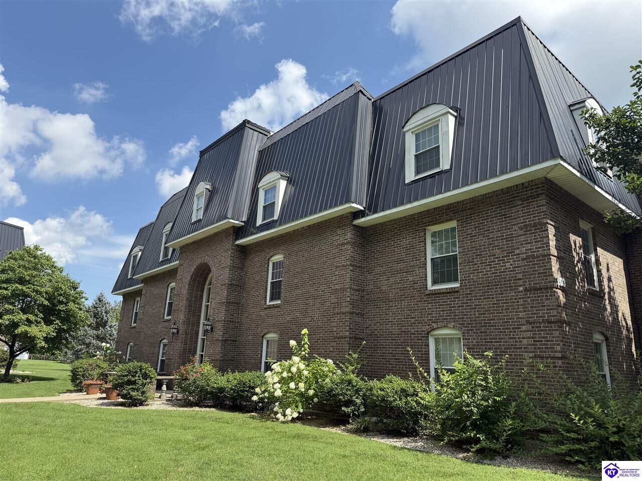 Property Photo: 103 Freeman Green Drive Apt 2A KY 42701
