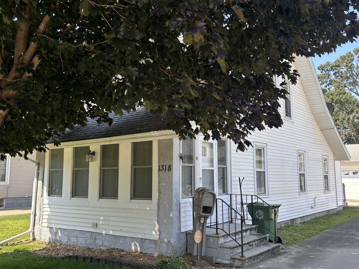 Property Photo:  1318 Knoll Avenue  IA 50701 