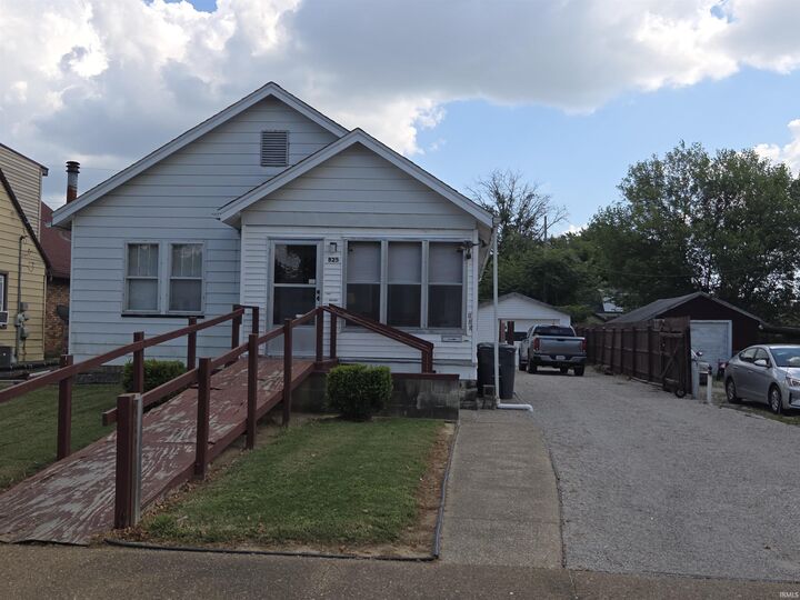 825 E Negley Avenue  Evansville IN 47711 photo