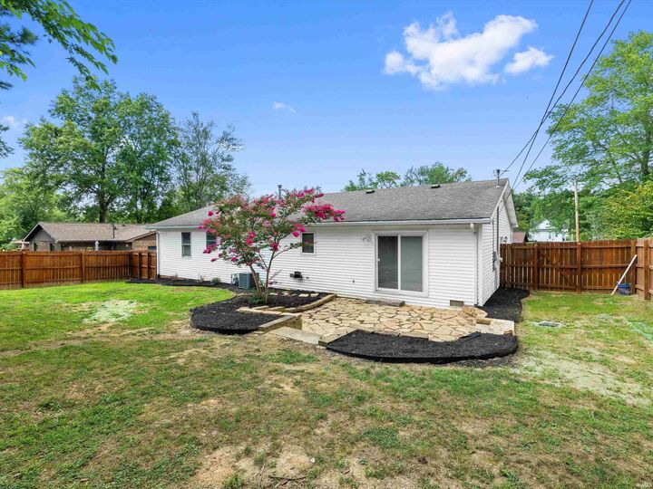 Property Photo: 1417 Pamela Lane IN 47601