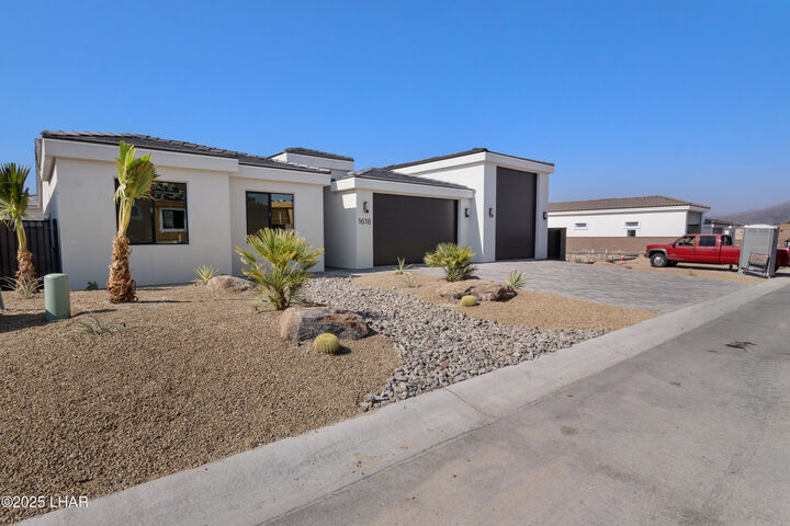 Property Photo: 1618 E Sandra Dr L AZ 86404