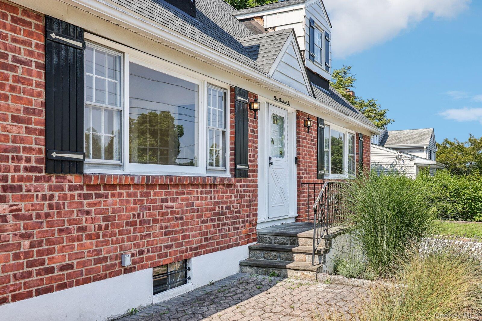 Property Photo:  102 Grand Boulevard  NY 10583 