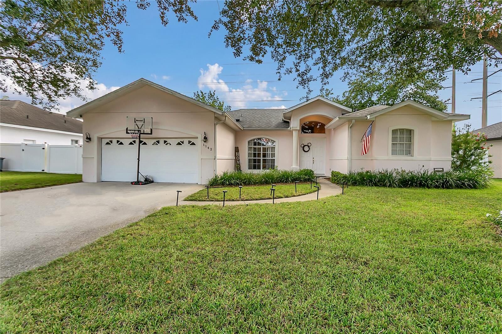 Property Photo: 1142 Kerwood Circle FL 32765