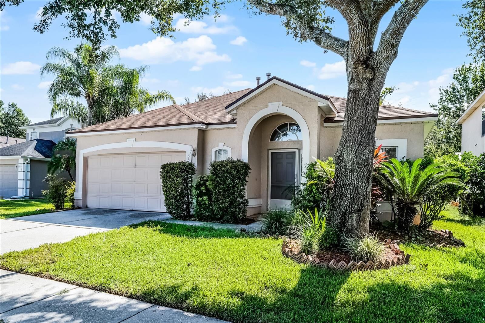 Property Photo:  5506 Ligustrum Loop  FL 32765 