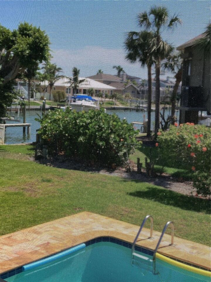 Property Photo:  853 2nd Avenue S  FL 33715 