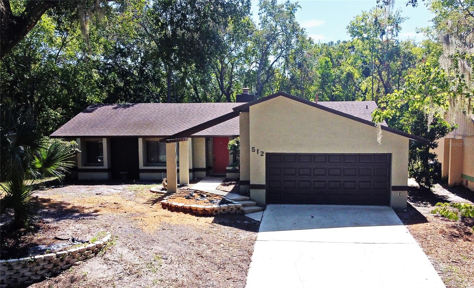 Property Photo: 512 Shane Circle FL 32708