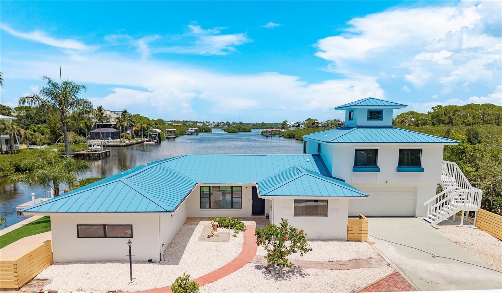 Property Photo:  614 Betmor Lane  FL 34683 