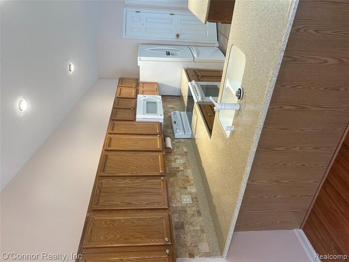Property Photo:  830 Crystal Lane  MI 48040 1574 