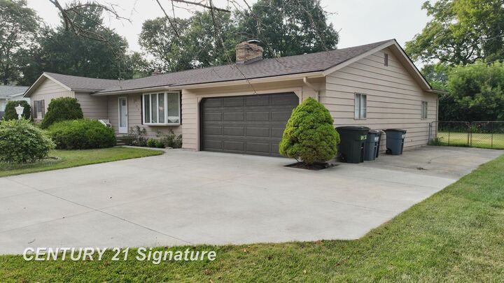 Property Photo:  2278 Thistlewood Drive  MI 48509 