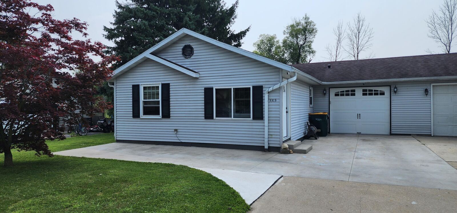 Property Photo:  3313 Stanford Ln  WI 53090 