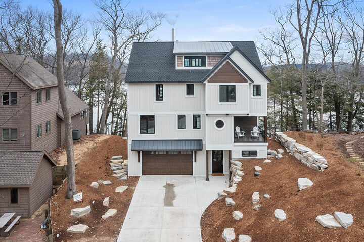 Property Photo:  16976 Lake Avenue  MI 49460 