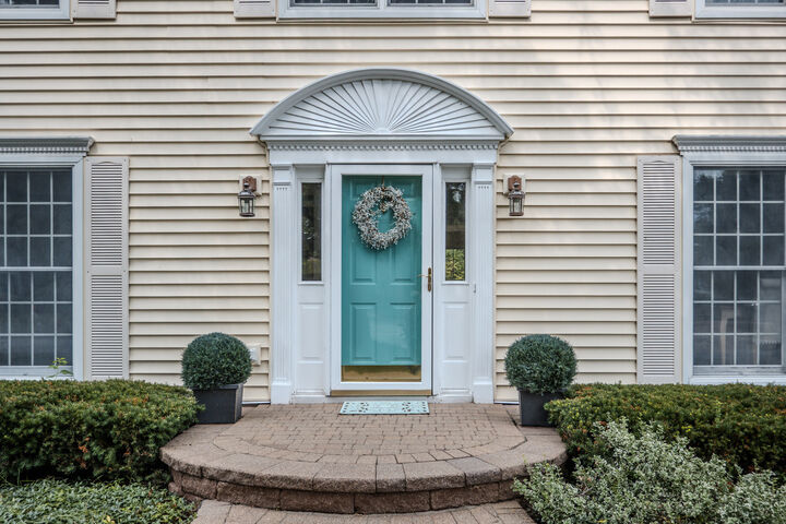 Property Photo:  345 Southampton Drive  IL 60134 