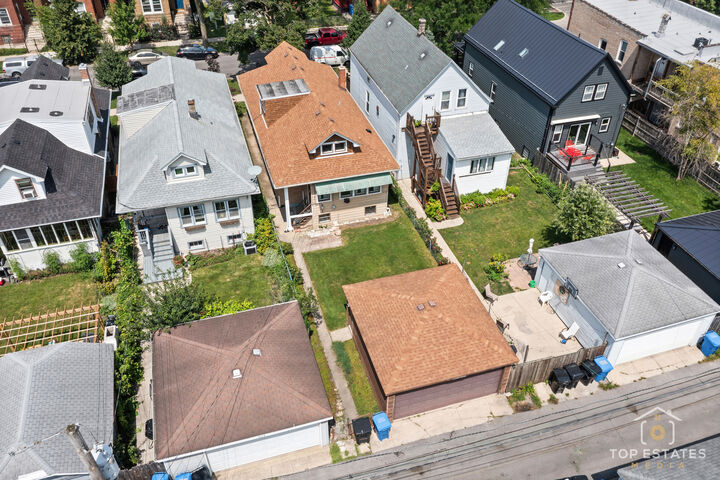 Property Photo:  3311 W Hutchinson Street  IL 60618 