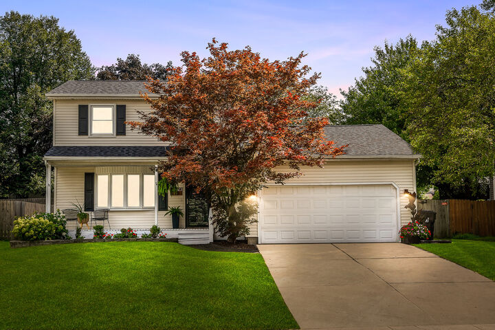 Property Photo: 1423 Chadwick Drive IL 61761