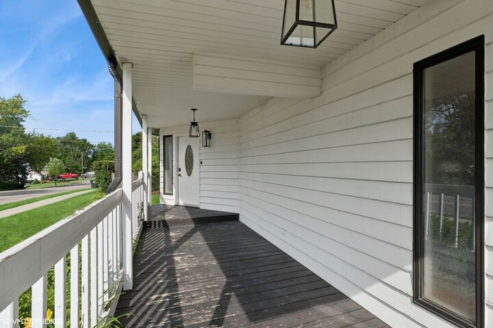 Property Photo:  1315 Ardmore Drive  IL 60073 