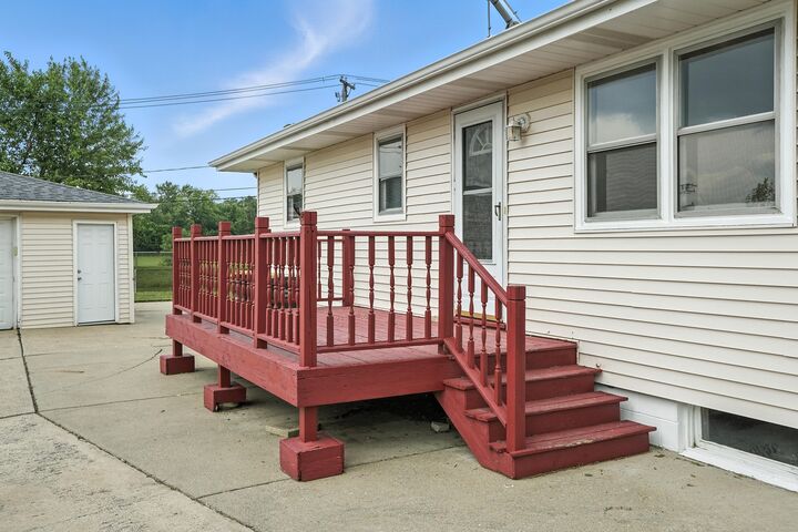 Property Photo: 3312 E 170th Street IL 60438