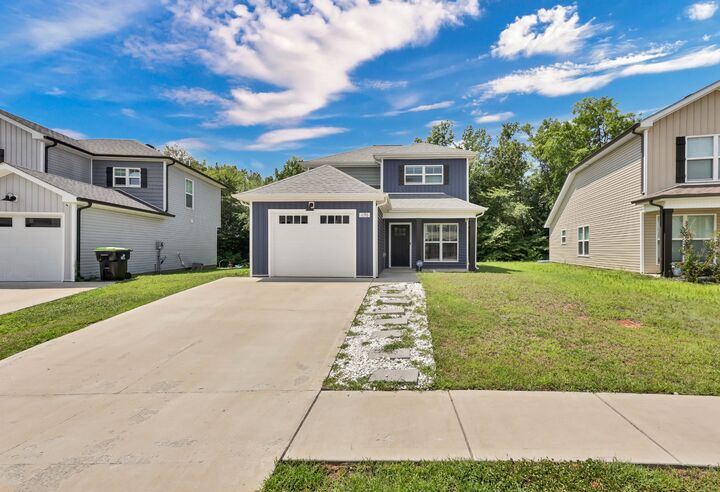 Property Photo: 1196 Cottonwood Dr TN 37040