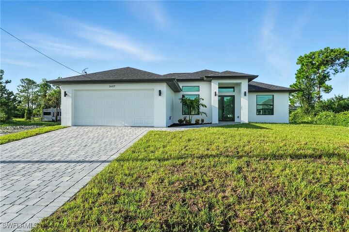 Property Photo:  2607 38th Street SW  FL 33976 