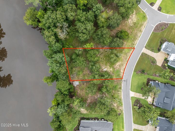 Property Photo: 9140 Fallen Pear Lane NE NC 28451