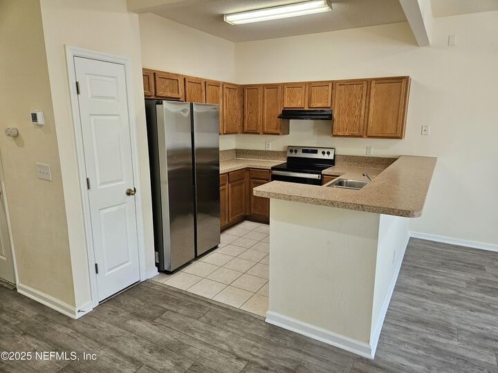 Property Photo: 5795 Parkstone Crossing Drive FL 32258