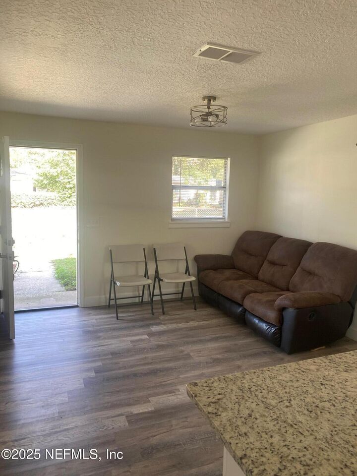Property Photo:  7262 Kivler Drive  FL 32210 