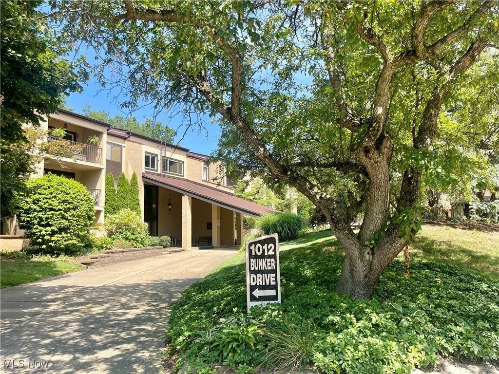 Property Photo: 1012 Bunker Drive 303 OH 44333