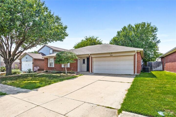 Property Photo:  6426 Nicole Way  TX 76002 