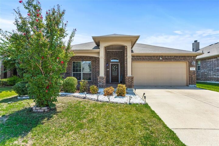 Property Photo: 1245 Woodbine Cliff Drive TX 76179