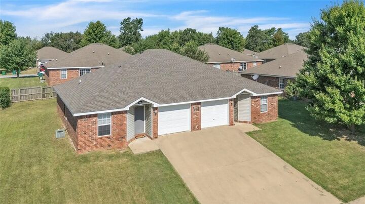 232 & 234 Graystone Circle  Centerton AR 72719 photo