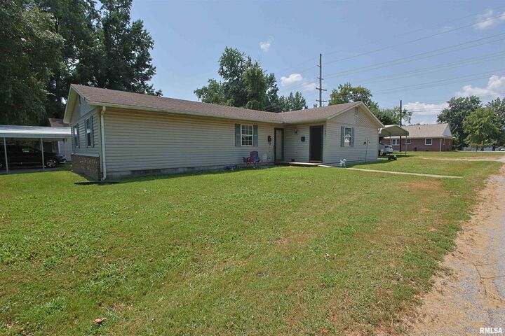 601/605 S 6th Street 4  Herrin IL 62948 photo