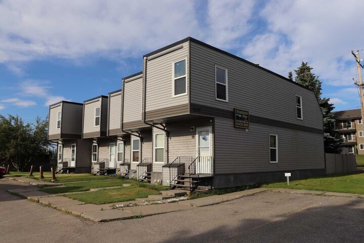 Property Photo:  5437 10 Avenue 22  AB T7E 1K2 