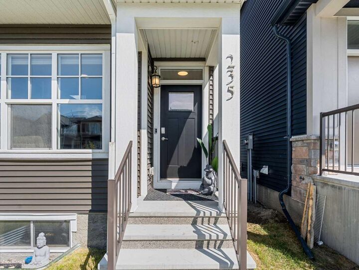 Photo de la propriété: 235 Aquila Way NW AB T3R 1Z9
