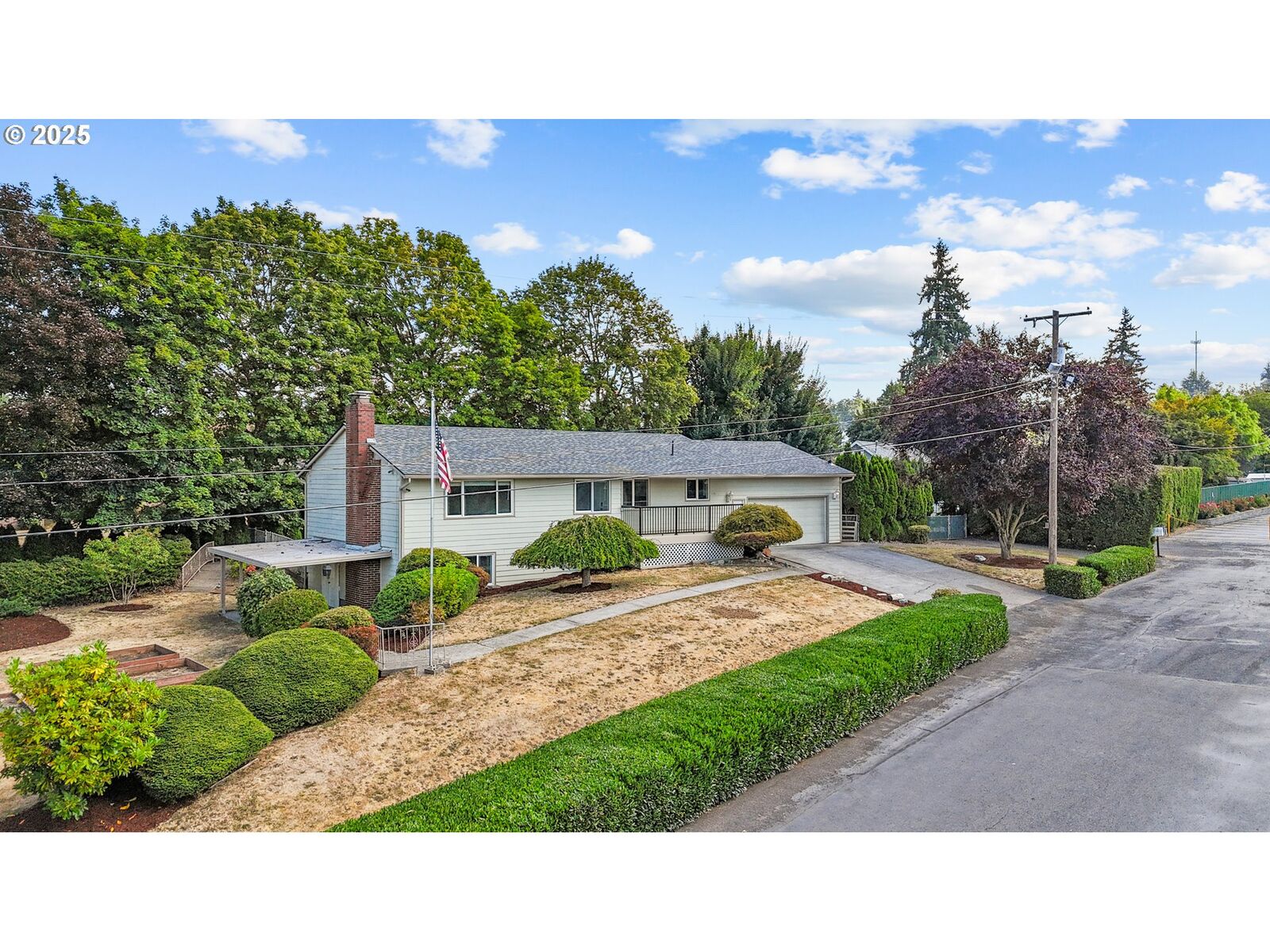 Property Photo: 408 NE 65th St WA 98665