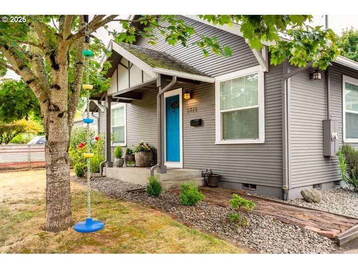 Property Photo:  5425 NE 40th Ave  OR 97211 
