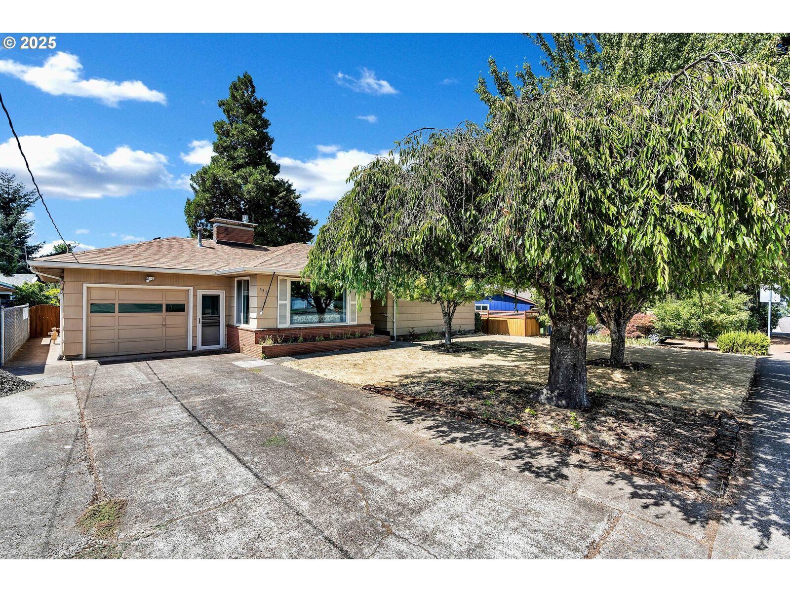 Property Photo:  735 Clarmount St  OR 97304 