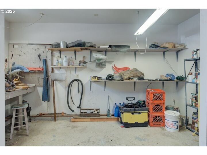 Property Photo:  87630 Woodmere W  OR 97439 