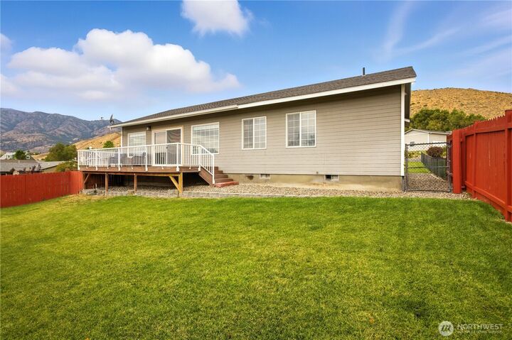 Property Photo: 121 Pryor Drive WA 98846