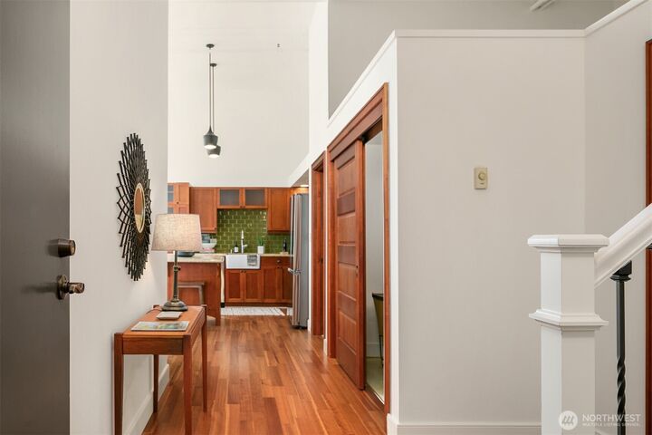 Property Photo:  201  Galer Street 504  WA 98109 