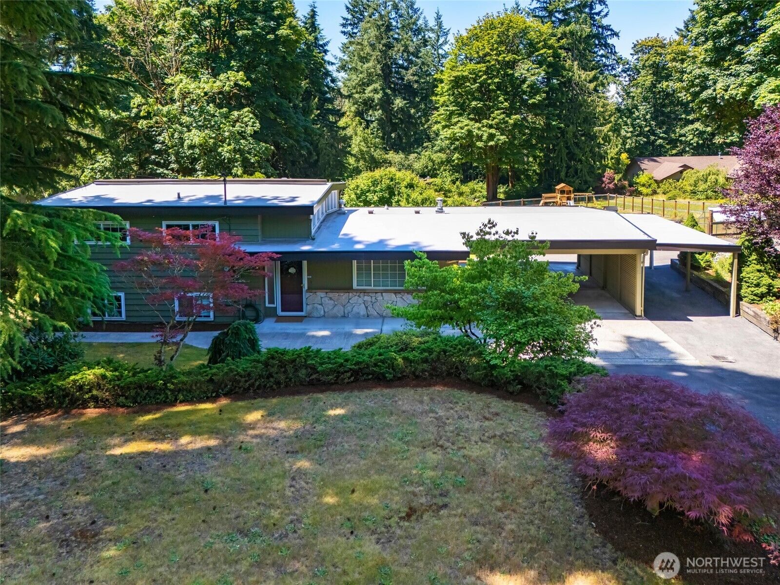 Property Photo:  13651  183rd Avenue SE  WA 98059 