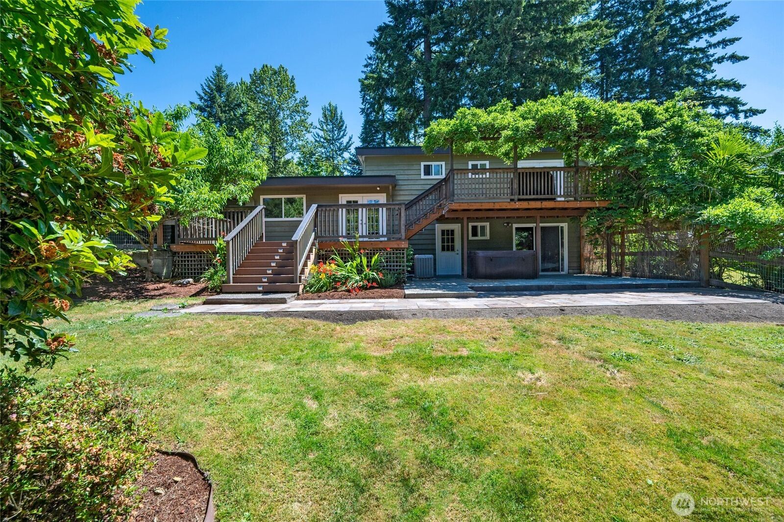 Property Photo: 13651 183rd Avenue SE WA 98059