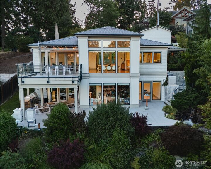 8323 NE 110th Place  Kirkland WA 98034 photo