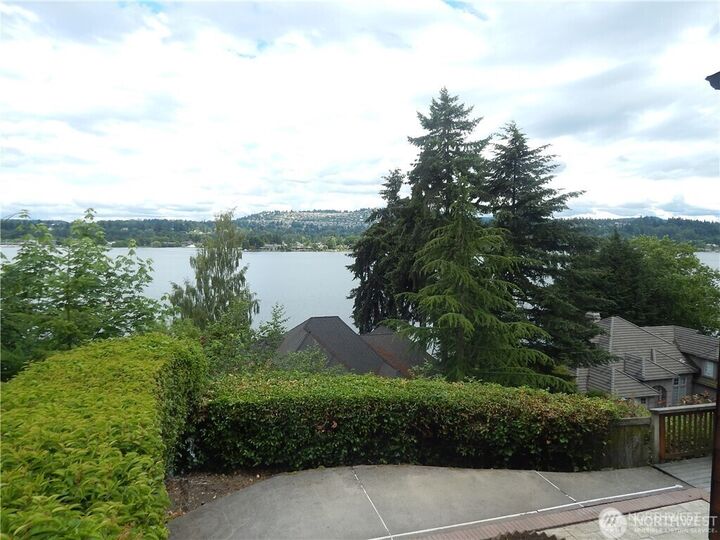 Property Photo: 4122 100th Avenue SE WA 98040