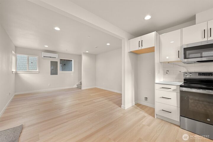 Property Photo: 476 SE Barrington Dr #E WA 98277
