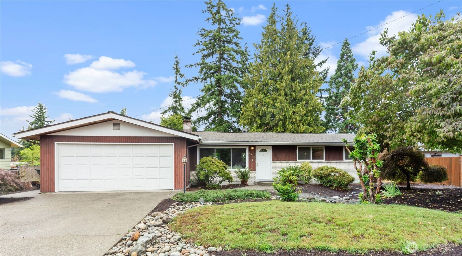 Property Photo: 9805 S 212th Street WA 98031