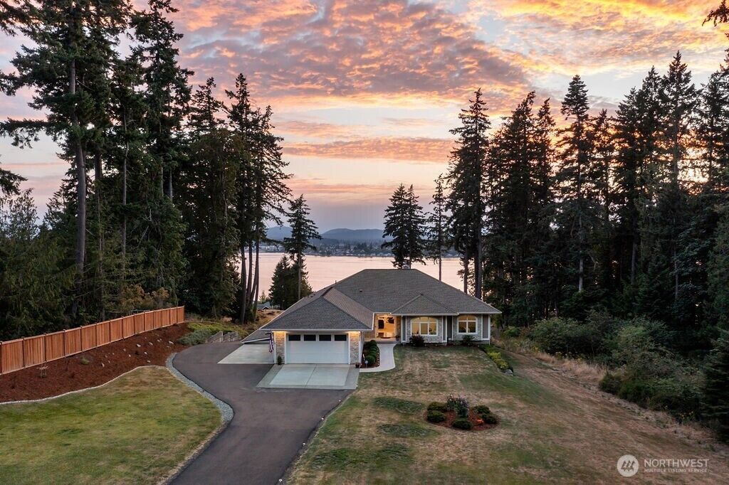 Property Photo:  5400 E Blaisdell Lane  WA 98366 