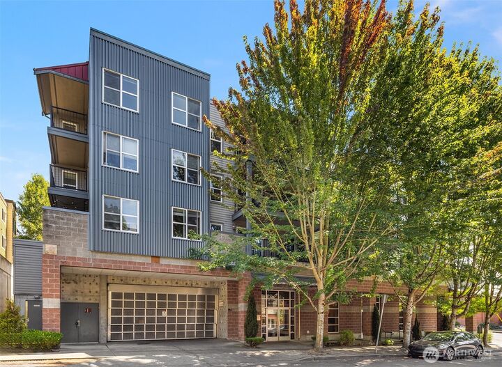 Property Photo:  600 N 85th Street 403  WA 98103 