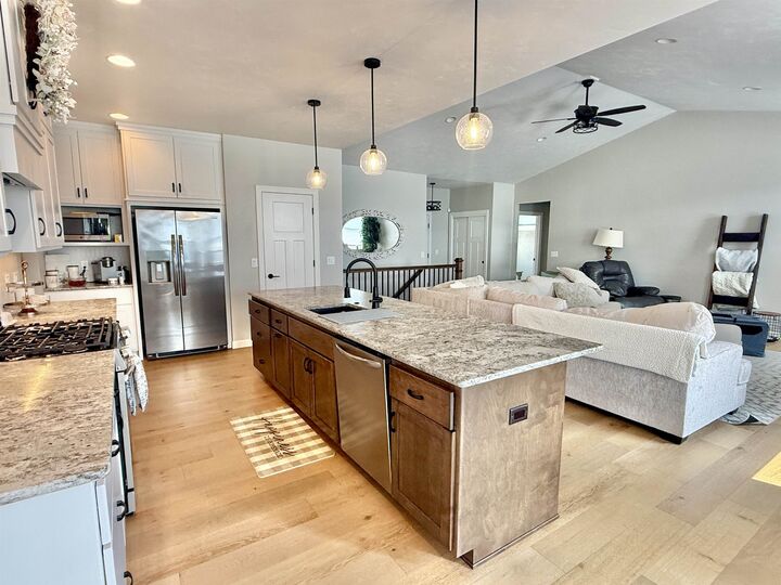 Property Photo:  2849 E Sunstone Place  WI 54913-2710 