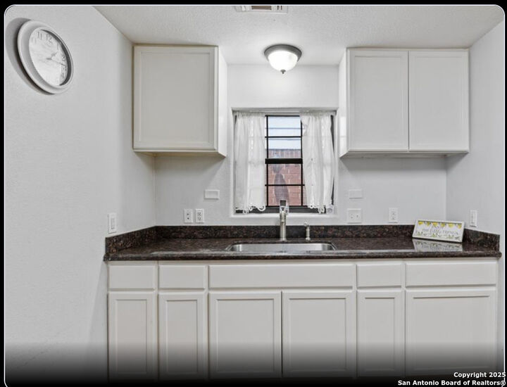 Property Photo: 133 County Road 7724 TX 78059