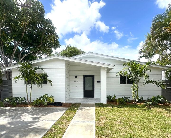 4430 SW 11th St  Miami FL 33134 photo