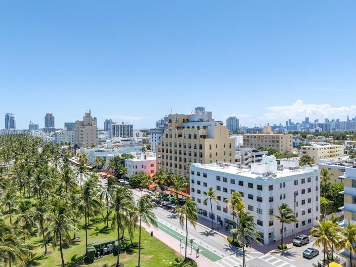 Property Photo: 1390 Ocean Dr 307 FL 33139